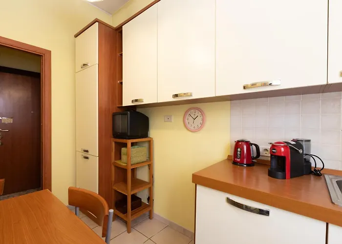 Gasthof Parioli Free Wi-fi 2 Bdrm&kitchen&ac 4*